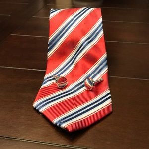 🎁Holiday Special. Men’s Tie and cuff link set